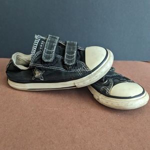 Converse size 9 low top canvas sneakers toddler black